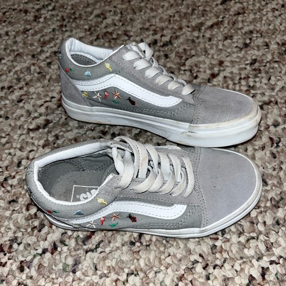 Vans - Picture 4 of 5